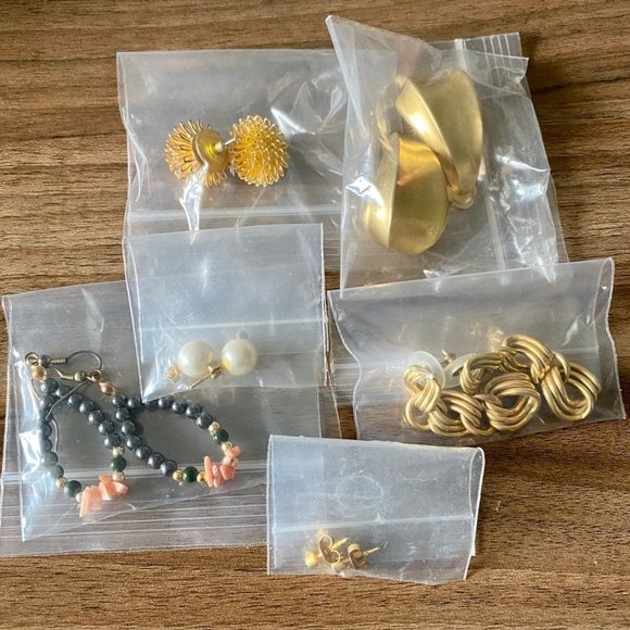 Bundle of Antique/Vintage Earrings - Picture 2 of 4